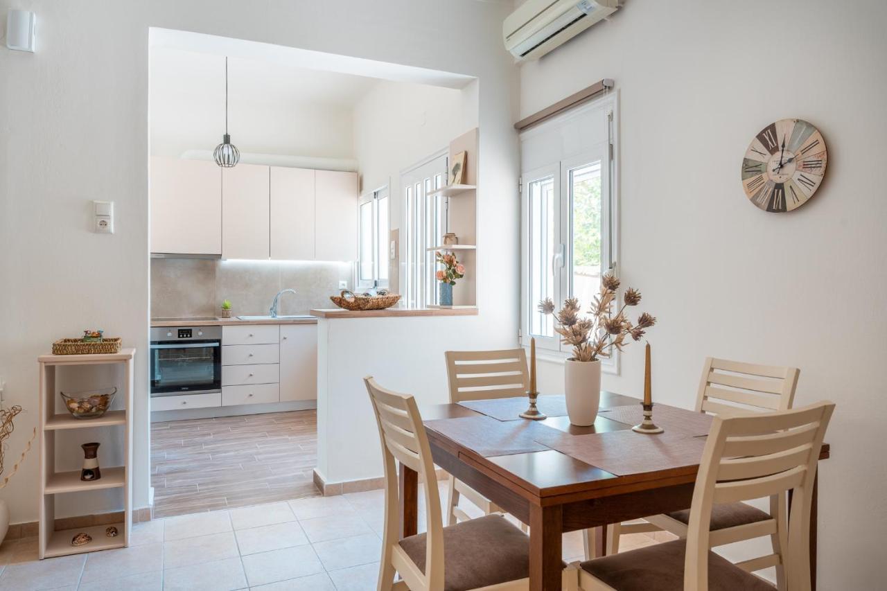 Stylish Central Renovated Apartment Ираклион Экстерьер фото